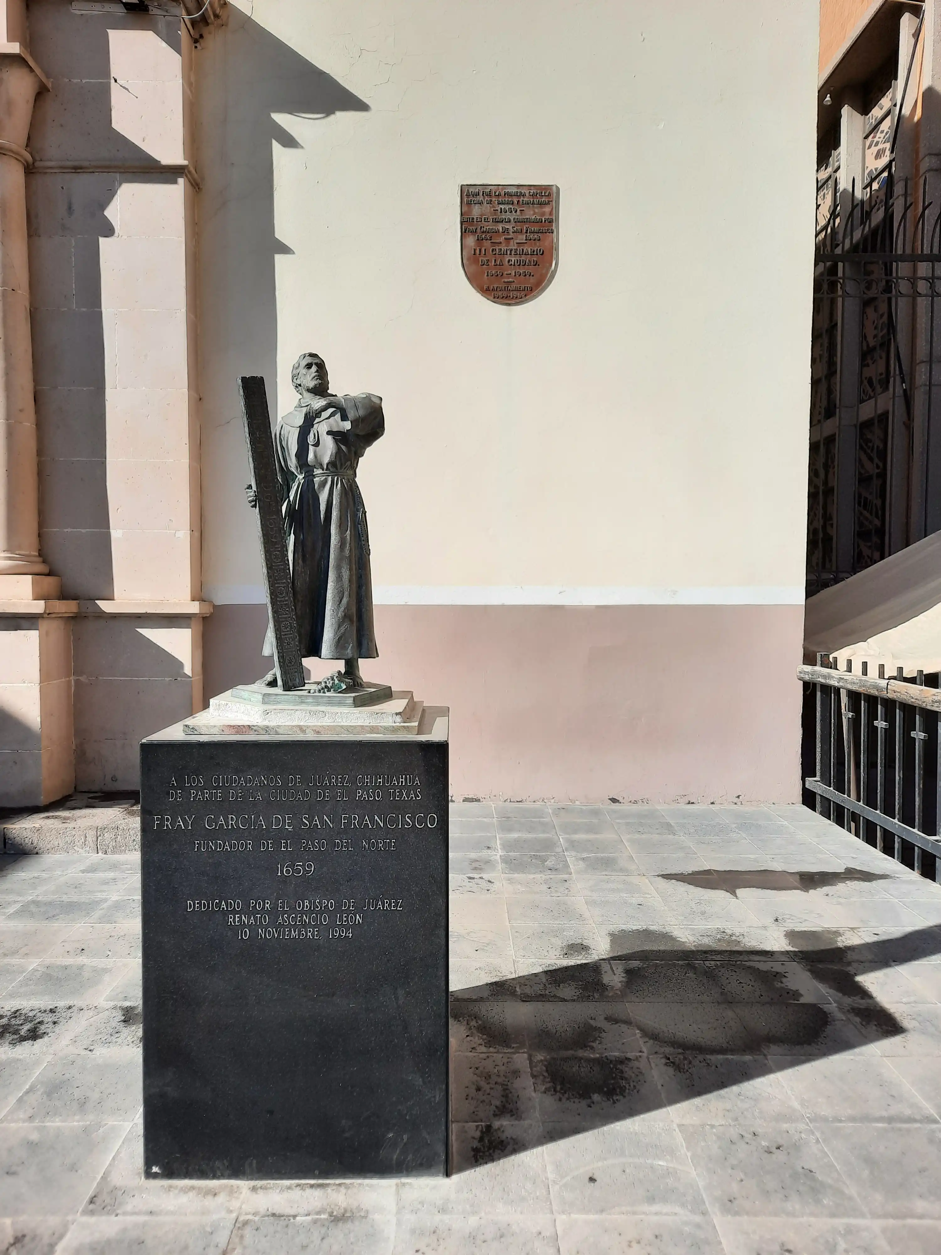 Estatua Fray García de San Francisco