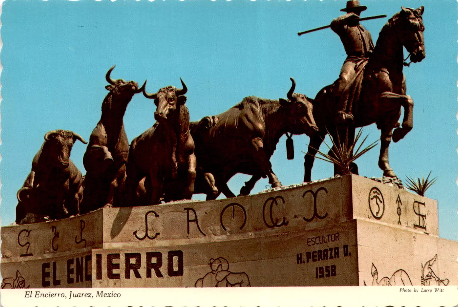 Postal escultura el Encierro