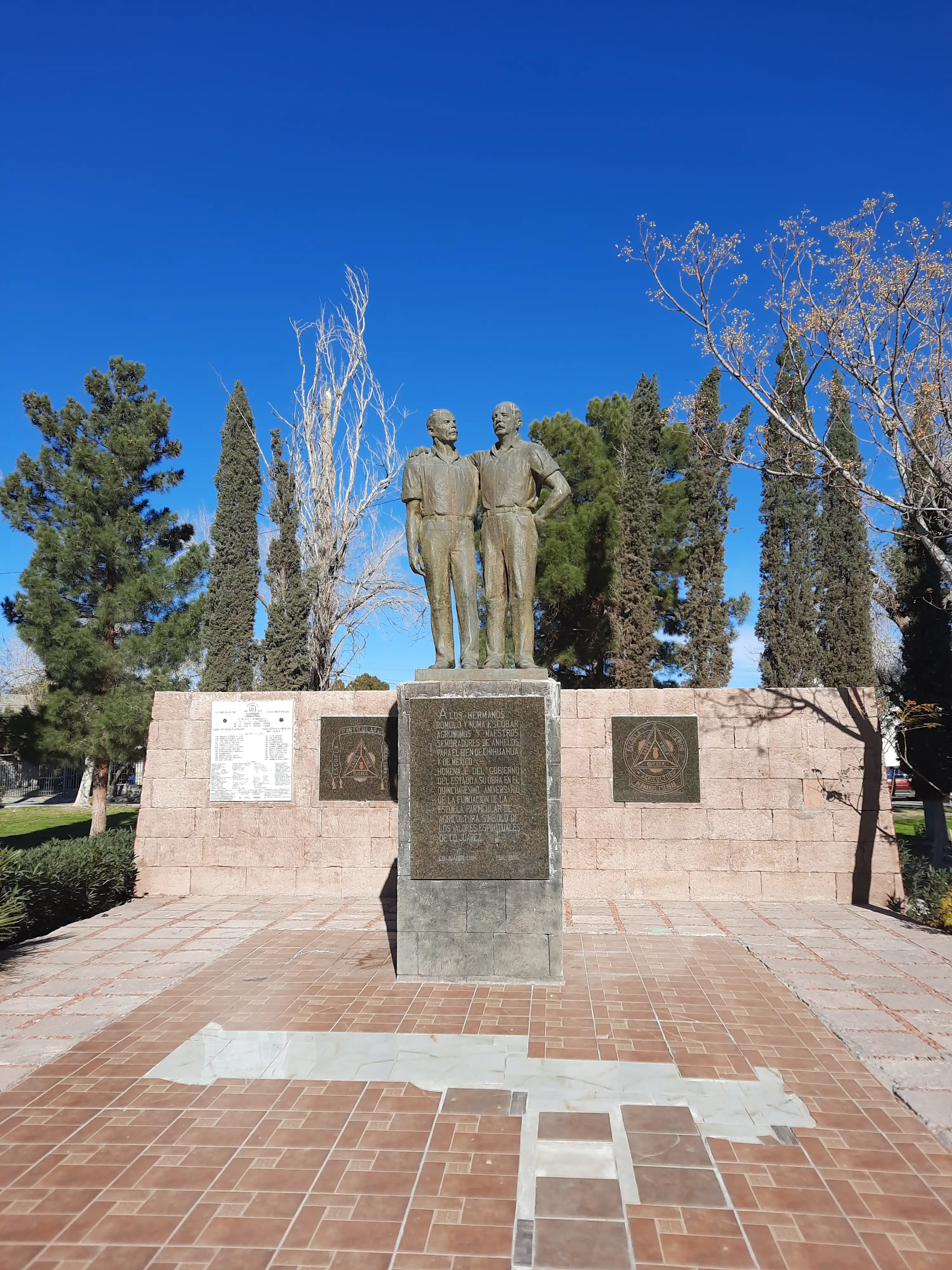 Monumento a los Hermanos Escobar