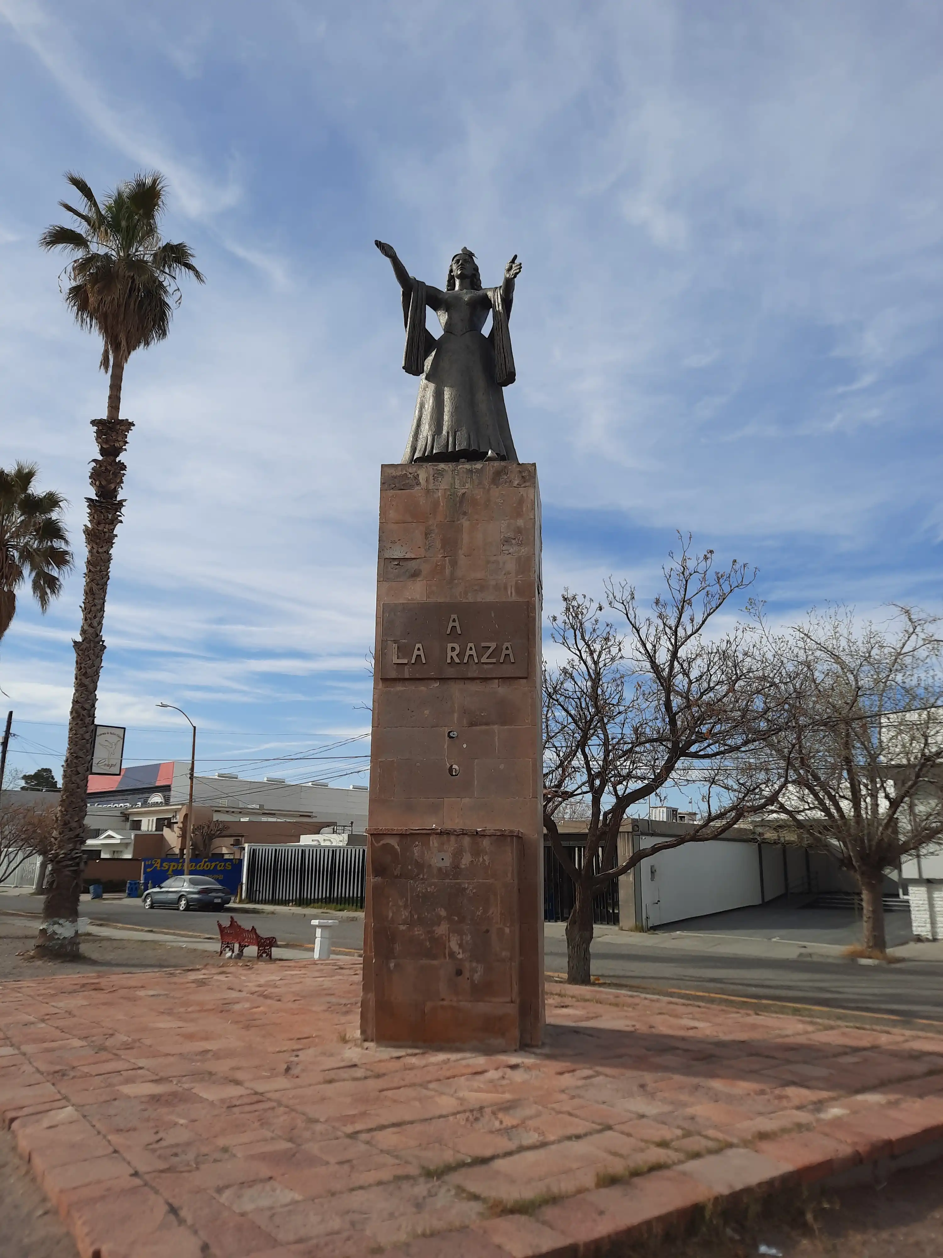 Monumento a la Raza